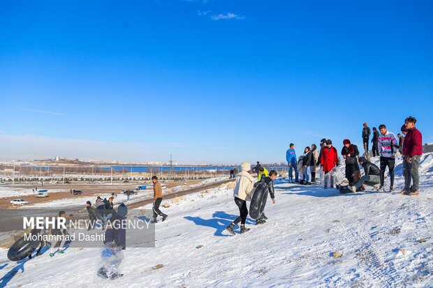 تیوپ سواری و تفریحات زمستانی در اردبیل