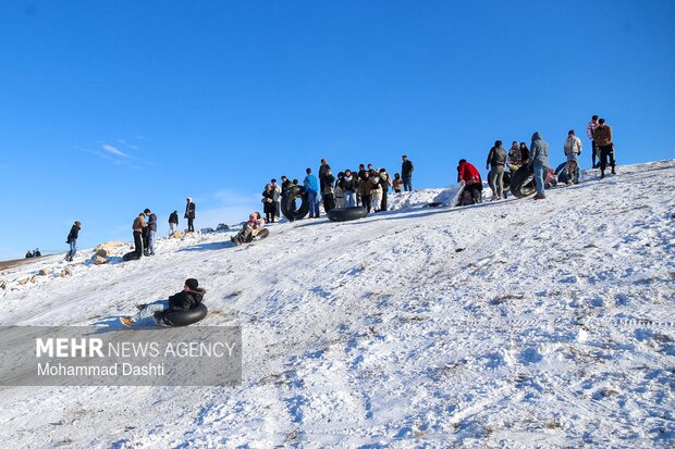 تیوپ سواری و تفریحات زمستانی در اردبیل