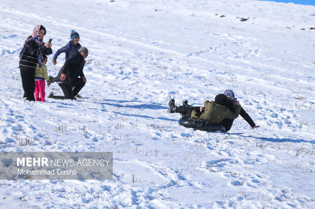 تیوپ سواری و تفریحات زمستانی در اردبیل
