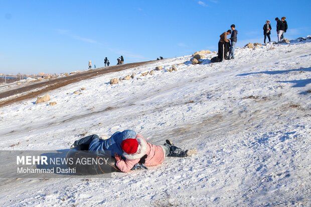 تیوپ سواری و تفریحات زمستانی در اردبیل