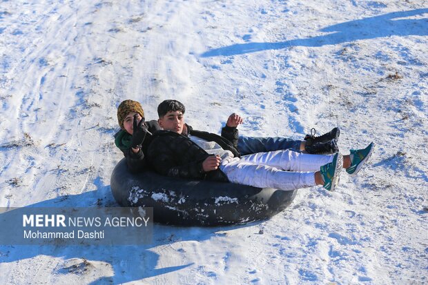 تیوپ سواری و تفریحات زمستانی در اردبیل