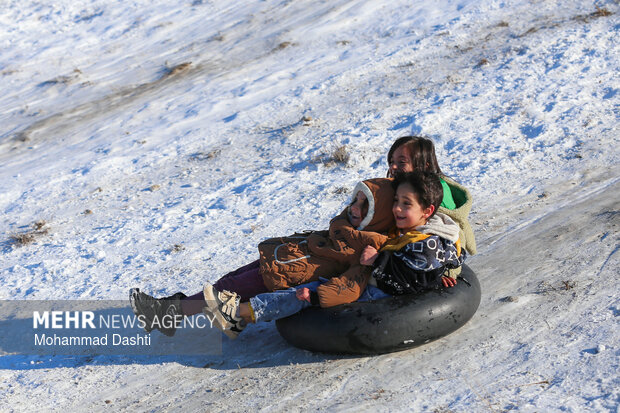 تیوپ سواری و تفریحات زمستانی در اردبیل
