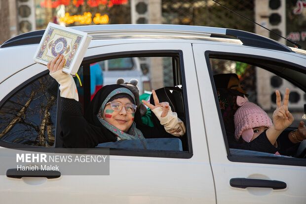 راهپیمایی کاروان خودرویی و موتوری «امت قرآن» در گرگان