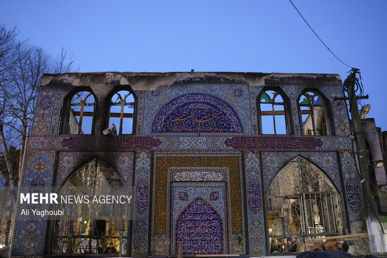 روایتی از به آتش کشیدن مسجد قدس توسط اغتشاشگران در رشت روایتی از به آتش کشیدن مسجد قدس توسط اغتشاشگران در رشت