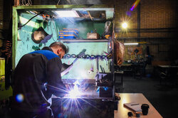 برنامه‌ریزی مشترک فنی و صنعتی وزارتخانه‌ها برای توسعه و نوسازی صنایع