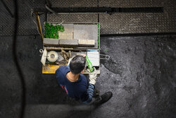 شوک ارزی و تنگنای نقدینگی؛ بسته حمایت از تولید چیست؟