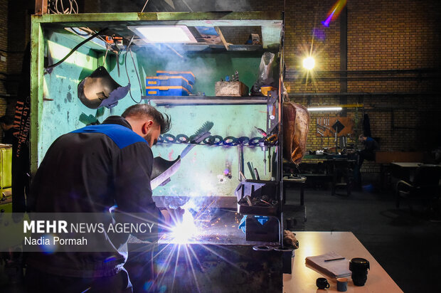 تولید ملی در صنایع شیشه و گاز