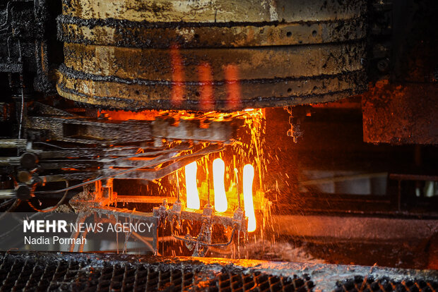 تولید ملی در صنایع شیشه و گاز