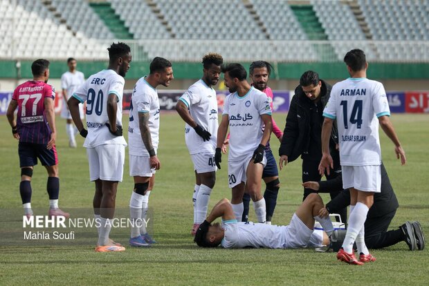 لیگ برتر فوتبال - آلومینیوم و گل گهر 8