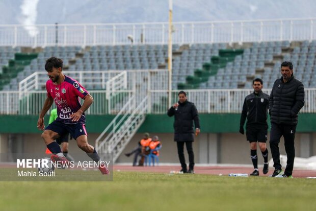 لیگ برتر فوتبال - آلومینیوم و گل گهر 9