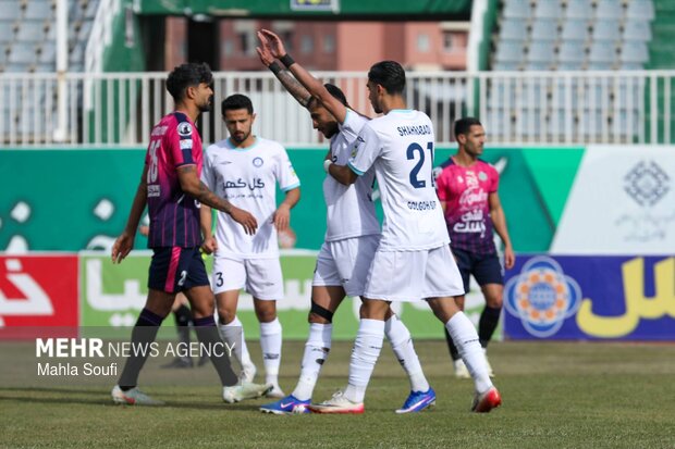 لیگ برتر فوتبال - آلومینیوم و گل گهر 12