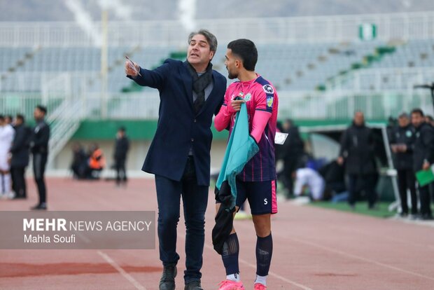 لیگ برتر فوتبال - آلومینیوم و گل گهر 17