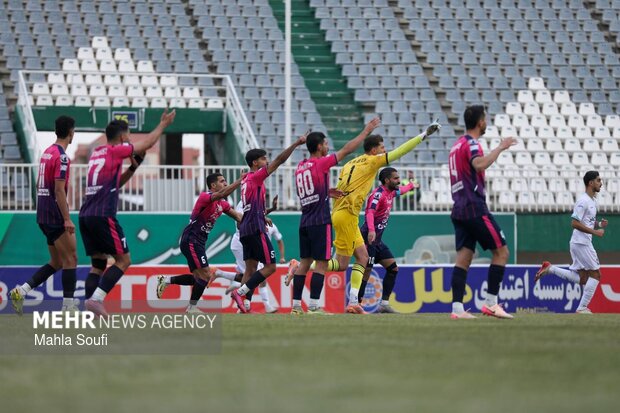 لیگ برتر فوتبال - آلومینیوم و گل گهر 21