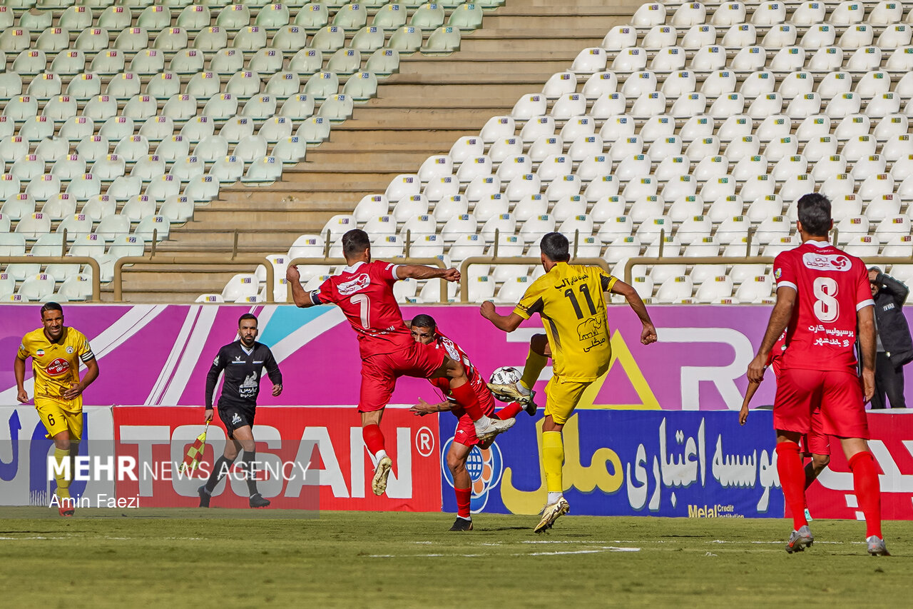 پرسپولیس در مرداب انزلی غرق شد/ هم سه امتیاز پرید هم صدر جدول پرسپولیس در مرداب انزلی غرق شد/ هم سه امتیاز پرید هم صدر جدول