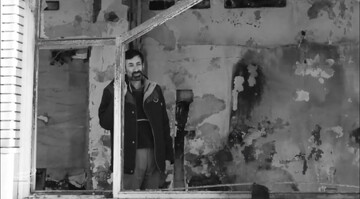 مغازه‌داری که تمام سرمایه‌اش توسط اغتشاشگران سوخت