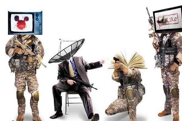 ما کاربر نیستیم، مستعمره‌ایم/ وقتی گوشی هوشمند، هویت دوم ما می‌شود!