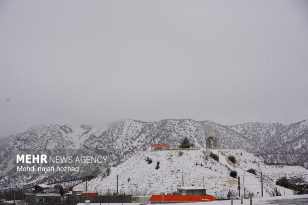 حال و هوای برفی شهر دنا