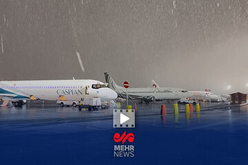 بارش شدید برف در فرودگاه مهرآباد تهران