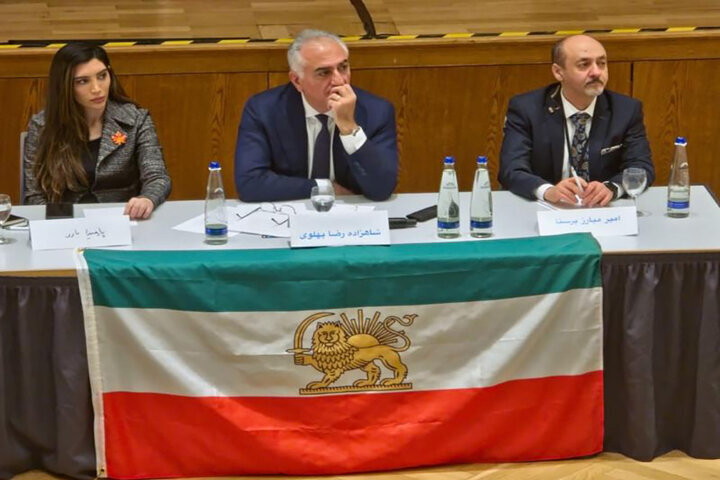 مركز المحامين يرفع قضية ضد "بهلوي" ومسؤولين أمريكيين