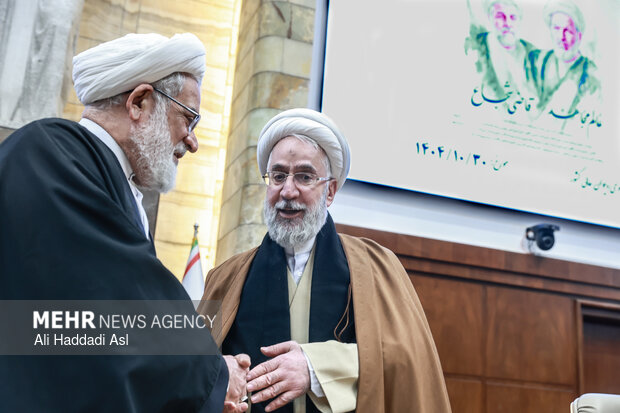 آیین رونمایی از مستند شهیدان مقیسه و رازینی