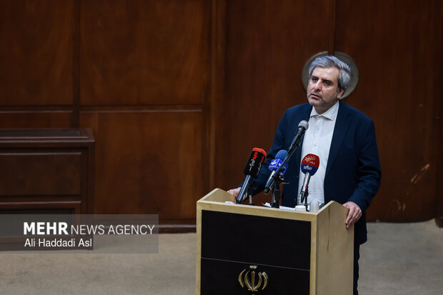 آیین رونمایی از مستند شهیدان مقیسه و رازینی