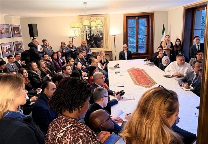 سفير إيران في جنيف: إيران لا تسعى إلى الحرب، لكنها مستعدة تماماً للدفاع عن نفسها