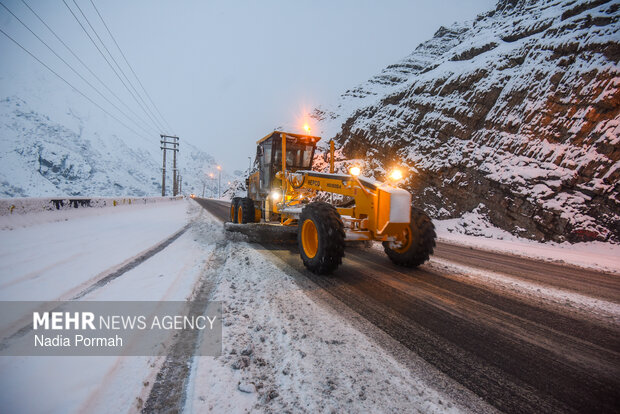 بارش برف و مه گرفتگی در محورهای ارتباطی کهگیلویه و بویراحمد بارش برف و مه گرفتگی در محورهای ارتباطی کهگیلویه و بویراحمد