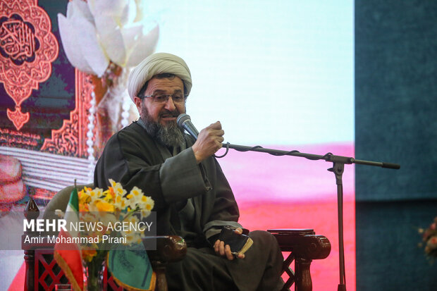 تجدید بیعت امت با ولایت در مسجد جمکران