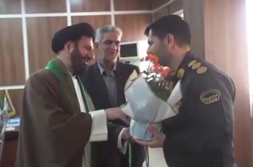 قدردانی از حافظان امنیت در گرمسار قدردانی از حافظان امنیت در گرمسار
