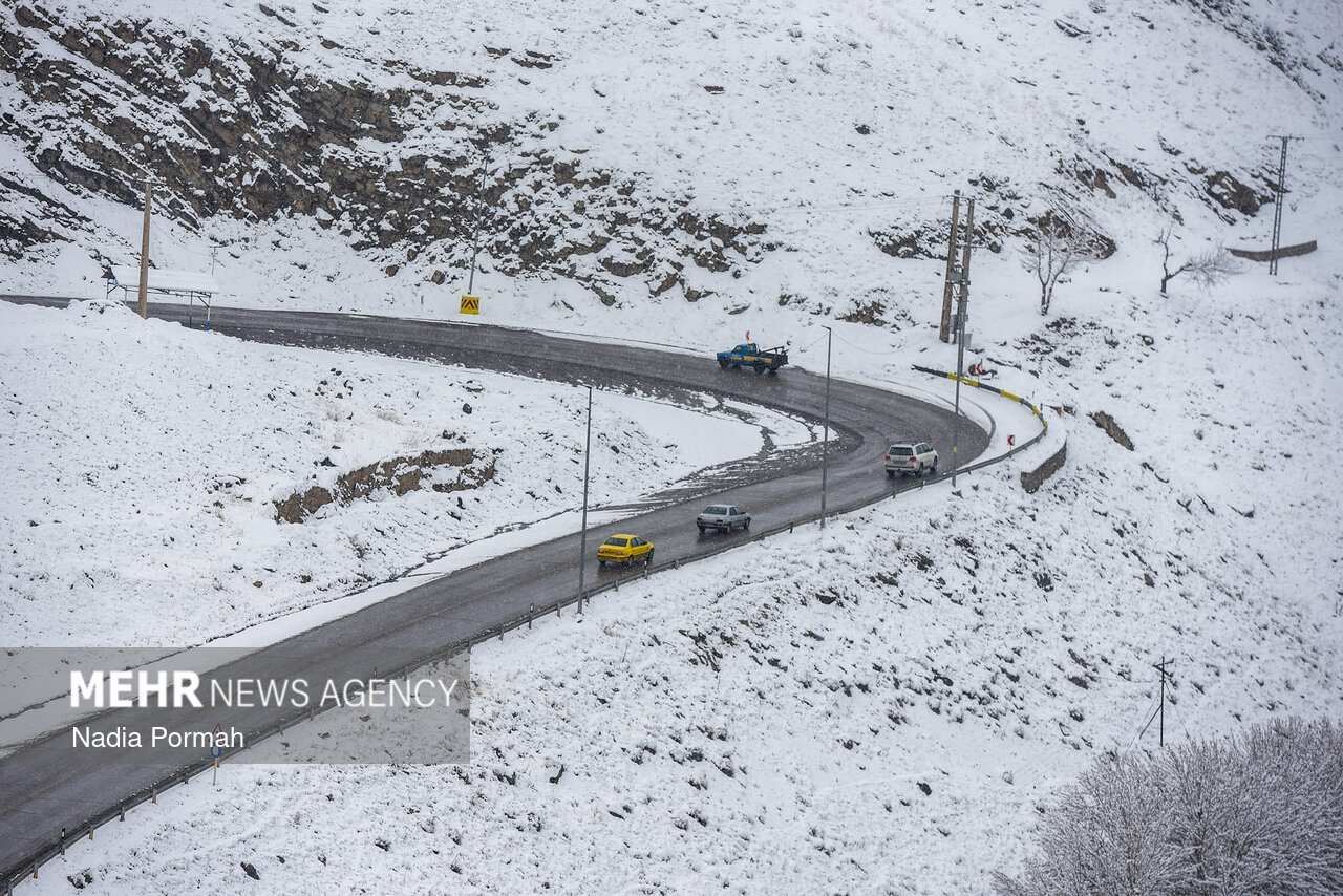 مرادی: مسافران از تردد غیر ضروری به محورهای برفی گیلان خودداری کنند مرادی: مسافران از تردد غیر ضروری به محورهای برفی گیلان خودداری کنند