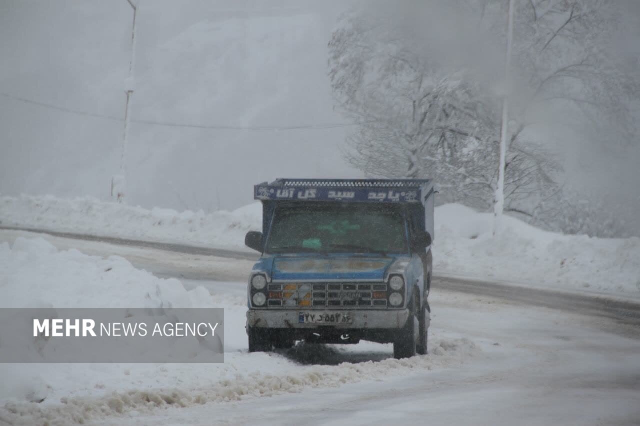 درمانی: ارتفاع بارش برف در حیران آستارا از یک متر گذشته است درمانی: ارتفاع بارش برف در حیران آستارا از یک متر گذشته است