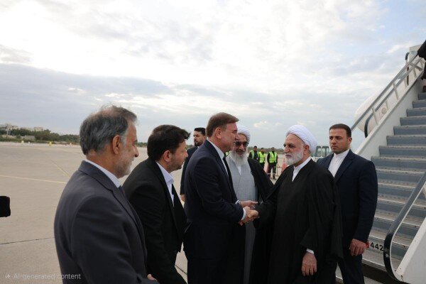 رئيس السلطة القضائية يصل "بوشهر"