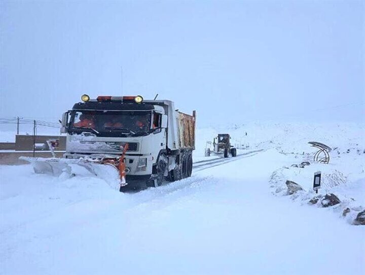 ریزش بهمن جاده ترانزیتی درگز - قوچان را مسدود کرد ریزش بهمن جاده ترانزیتی درگز - قوچان را مسدود کرد