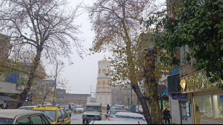 نمایی از بارش برف در ساری