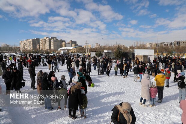 جشنواره یک روز داغ برفی در اردبیل