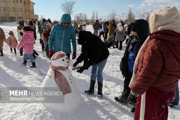 جشنواره یک روز داغ برفی در اردبیل