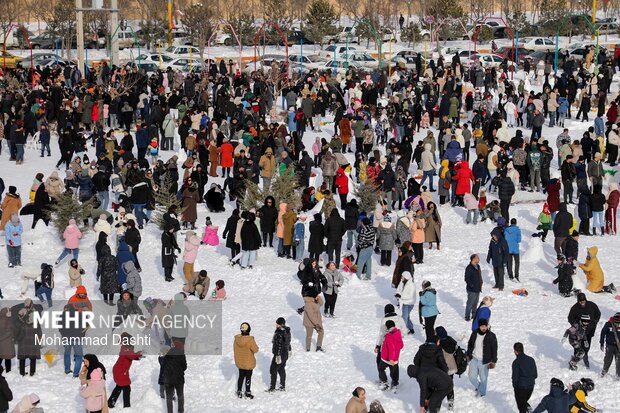جشنواره یک روز داغ برفی در اردبیل