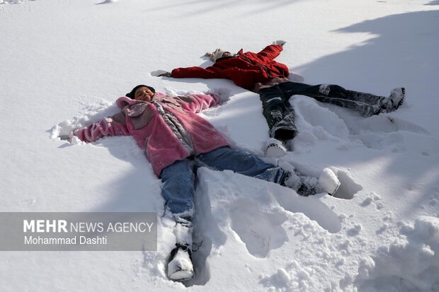 جشنواره یک روز داغ برفی در اردبیل