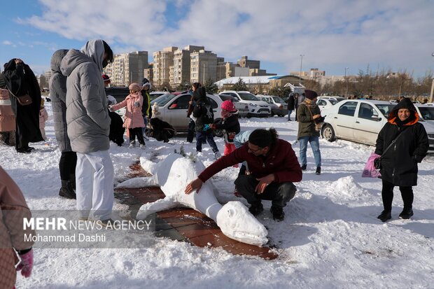 جشنواره یک روز داغ برفی در اردبیل
