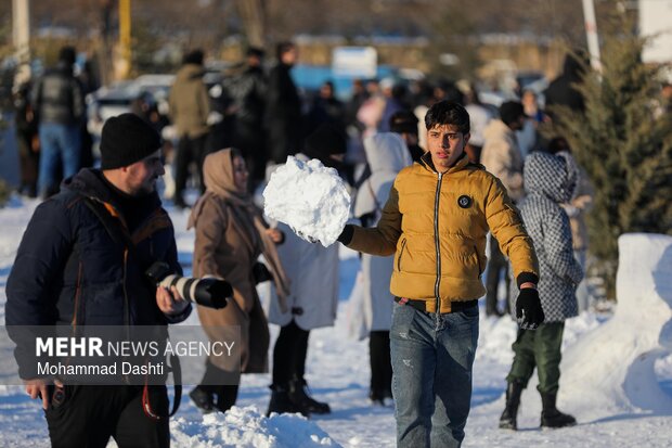 جشنواره یک روز داغ برفی در اردبیل