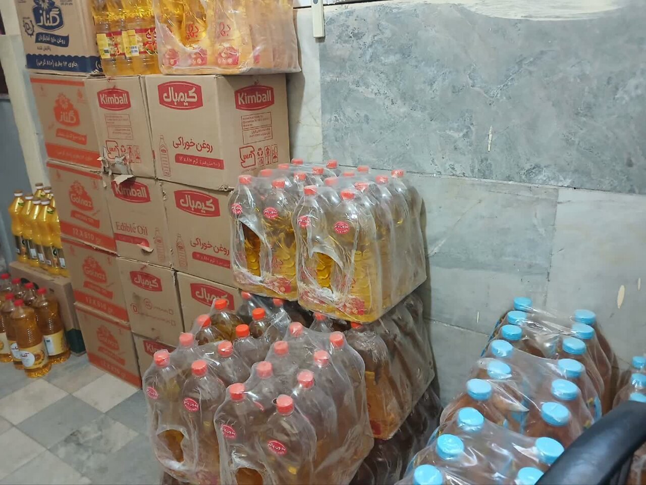 ۷ هزار لیتر روغن خوراکی قاچاق در کرمانشاه کشف شد