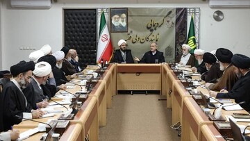 اولویت کنونی، توجه به معیشت مردم و رفع ملموس مشکلات اقتصادی است