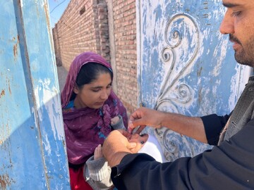 بهرنگی: همه کودکان زیر ۵ سال خاش واکسن فلج اطفال زدند