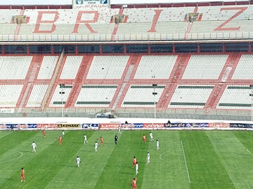 وضعیت چمن ورزشگاه یادگار امام (ره) تبریز