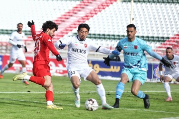 برد پرگل تراکتور در بازی بدون تماشاگران تراکتور