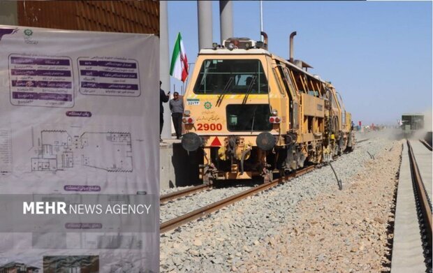 وزيرة الطرق والعمران تتفقد ممر شرق _ غرب في سيستان وبلوشستان