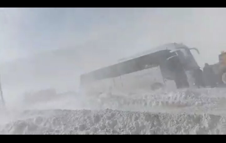 سقوط بهمن و کولاک شدید در گردنه حیران سقوط بهمن و کولاک شدید در گردنه حیران