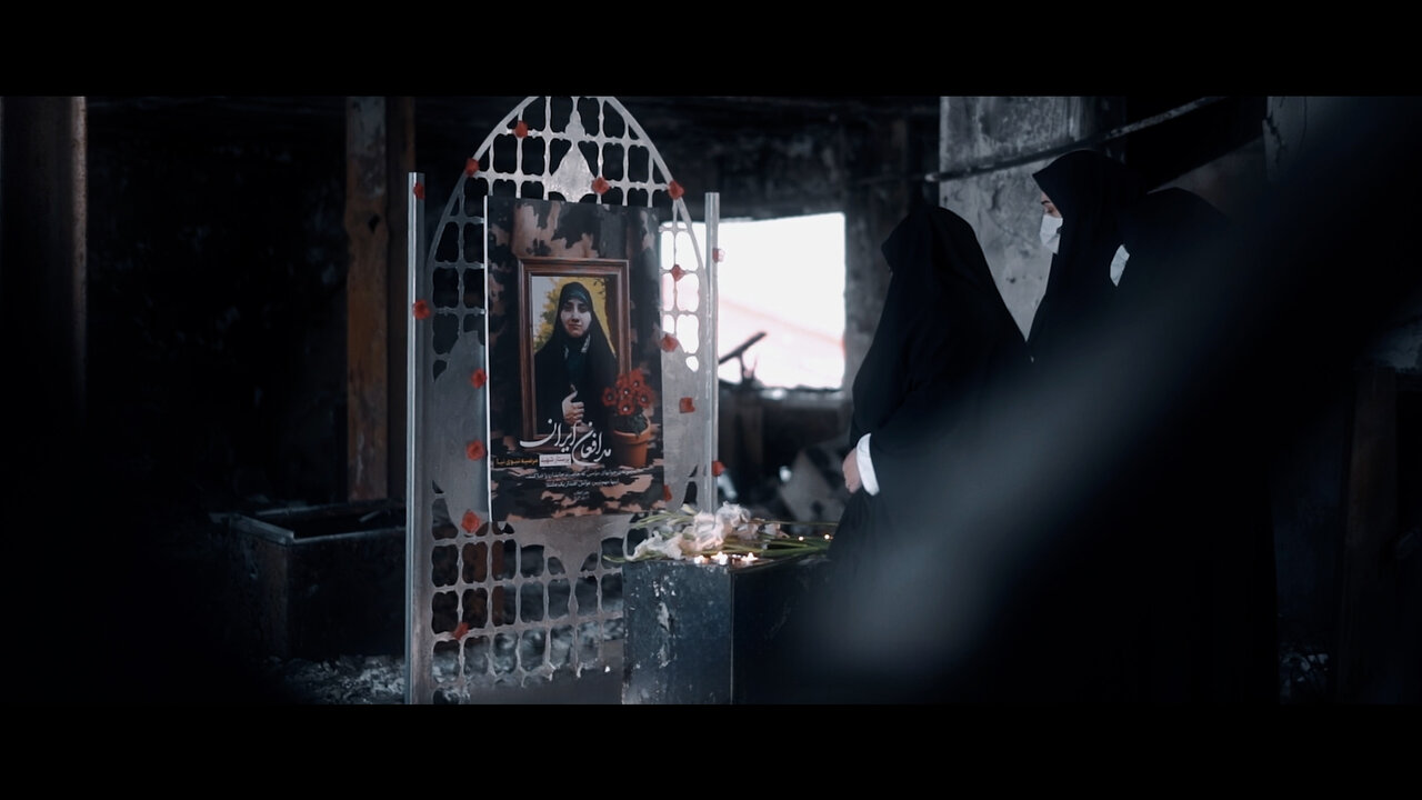 گلباران محل شهادت پرستار شهیده مرضیه نبوینیا در رشت گلباران محل شهادت پرستار شهیده مرضیه نبوینیا در رشت