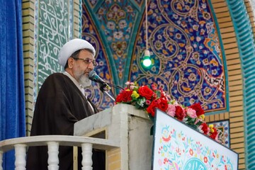 امام جمعه کرمان: گفتمان امام و انقلاب برای جهان آزادی‌خواه است