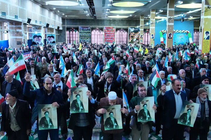 تجمع و راهپیمایی نمازگزاران خرمآبادی در محکومیت اظهارات ترامپ